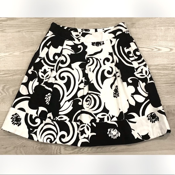 White House Black Market Dresses & Skirts - WHITE HOUSE BLACK MARKET FLORAL PATTERN BLACK AND WHITE SKIRT
